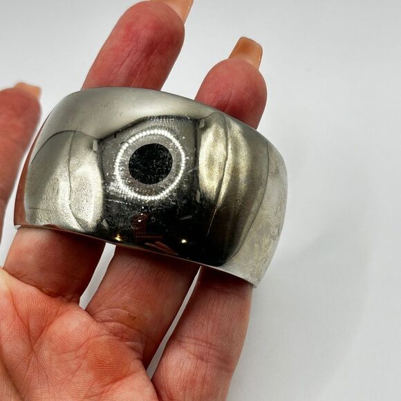 SALE! High mirror shine silver cuff bracelet! - Picture 5 of 9